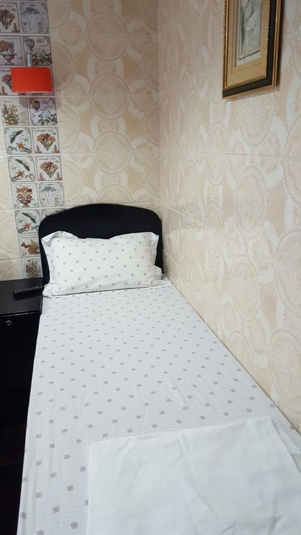 Dutch Hostel Гонконг Экстерьер фото