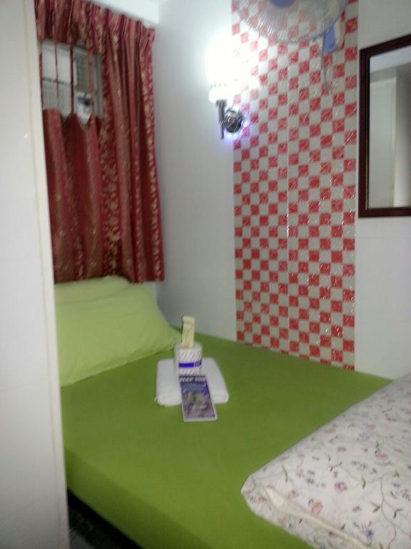 Dutch Hostel Гонконг Экстерьер фото